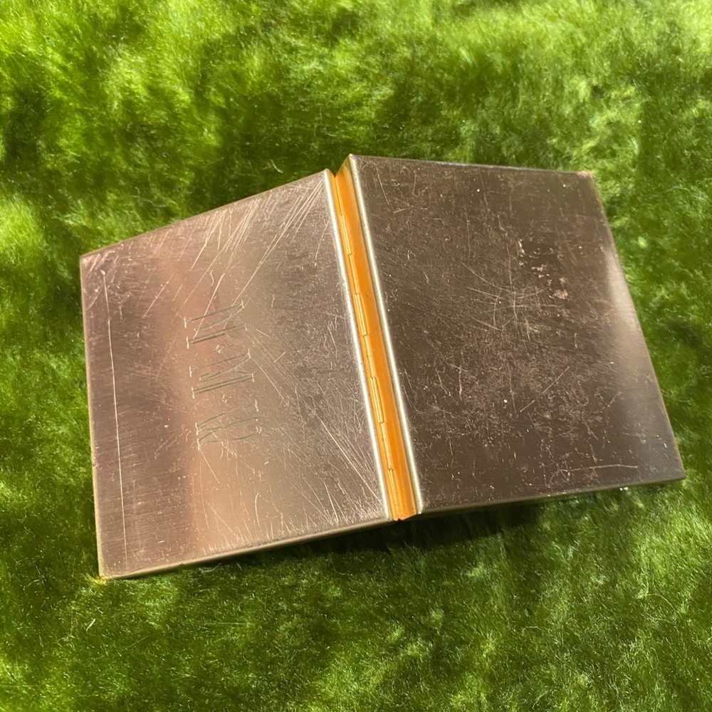 Monogrammed Gold Wallet Compact - Picture 4 of 4